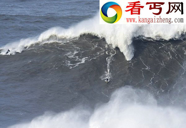 英国男子冲浪破世界纪录