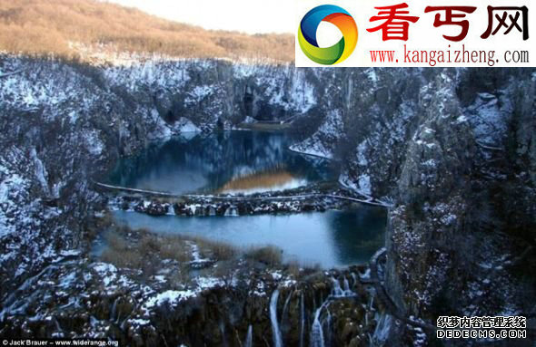 冬天这个公园被白雪覆盖后,场面显得异常壮观 探访克罗地亚最美瀑布沉积物形成天然堤坝