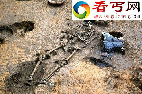 日本出土4000年前绳文时代人骨[图]