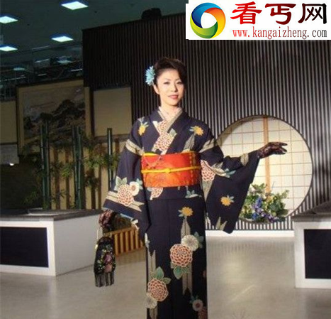 揭露最真实的日本女人脱下和服风骚毕露！