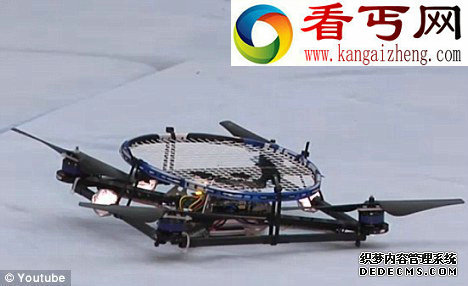 瑞士科学家设计空中悬浮机器人 半空中打网球