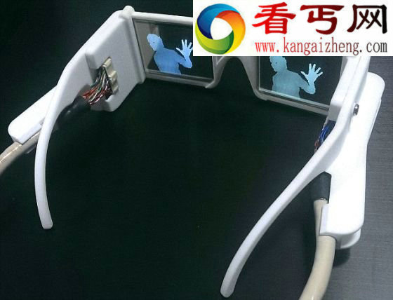 盲人带上新型智能眼镜可看到前方物体