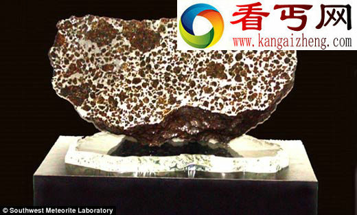 神秘美丽的陨石蜂窝黄金发光晶体每克30英镑