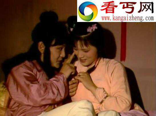 贾宝玉和袭人初试云雨情,纵情缠绵共度春宵