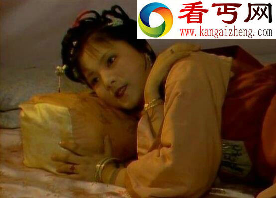 贾宝玉和袭人初试云雨情,纵情缠绵共度春宵