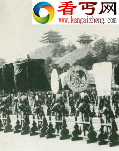 慈禧陵墓被挖后遗体出土景象 尸身长满白毛