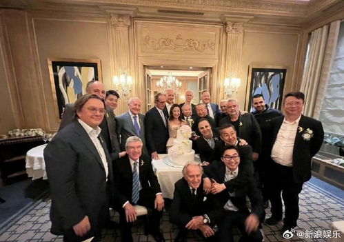 李嘉诚老婆徐子淇照片（徐子淇扎丸子头配运动