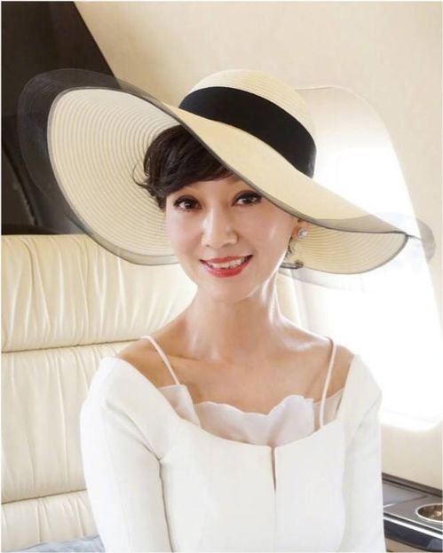 安徽村民挖菜窖挖出2000年前青铜剑