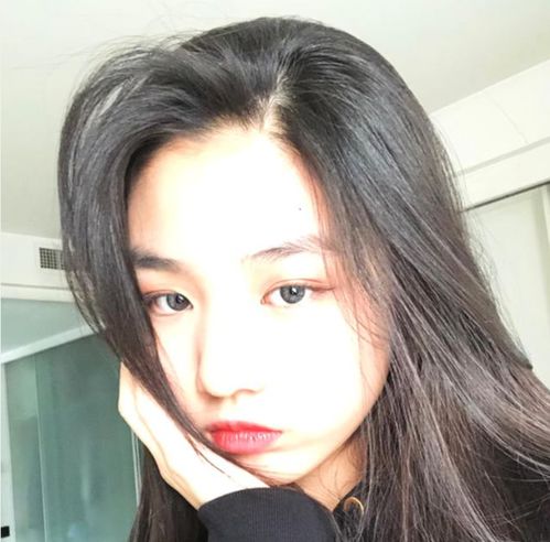 王熙凤薛宝钗之间的关系 薛宝钗外貌怎么样